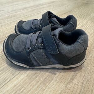 Stride Right Boys Navy Blue Shoes Toddler size 6.5. Very Good shape!